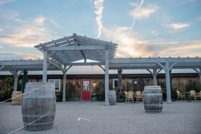 Niagara-on-the-Lake Cycle and Wine-Tasting Tour with Optional Lunch - Three winery stops and what you may learn