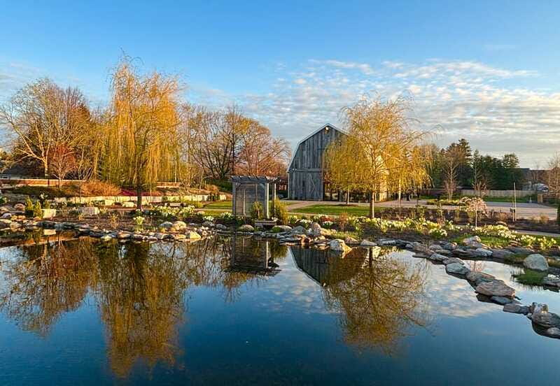 Niagara-on-the-Lake: Guided Walking Tour - Queen’s Royal Park and the Niagara River view