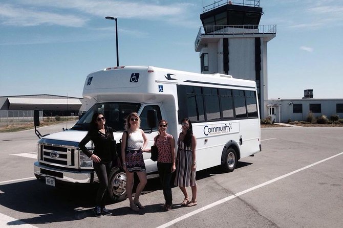 Niagara-on-the-Lake Small Group Wine Tour with Picnic Lunch - Your guide matters more than the vehicle