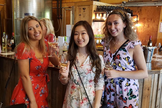 Niagara-on-the-Lake Wine Aft Tour with Cheese from Niagara Falls - Small Group Size Makes A Difference