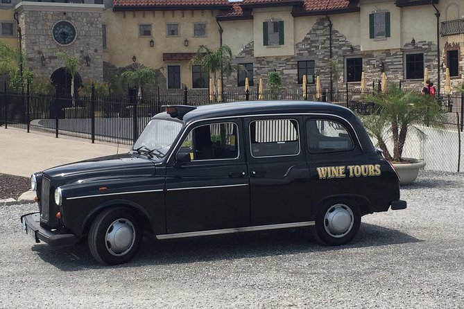 Niagara-on-the-Lake Wine Tour with Lunch -Private Tour in Classic English Cab - A half-day among Niagara-on-the-Lake vineyards