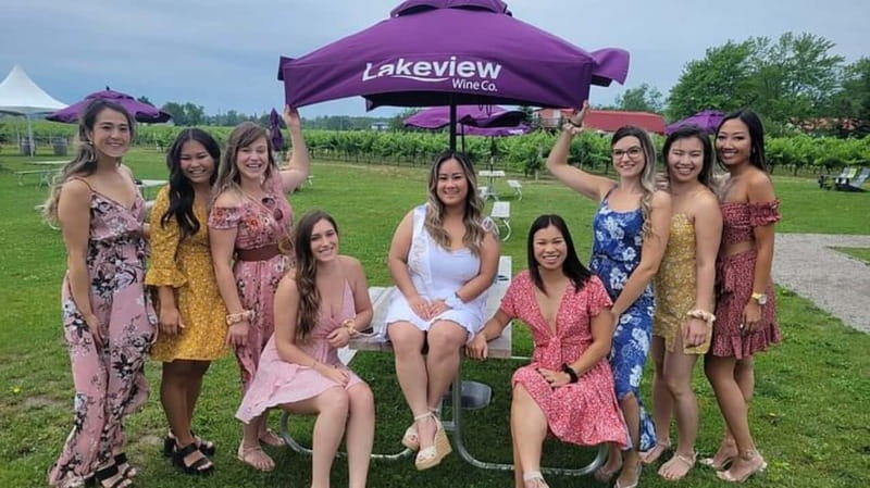 Niagara-on-the-Lake: Wine Tour with Tastings and Lunch - What happens at the first winery