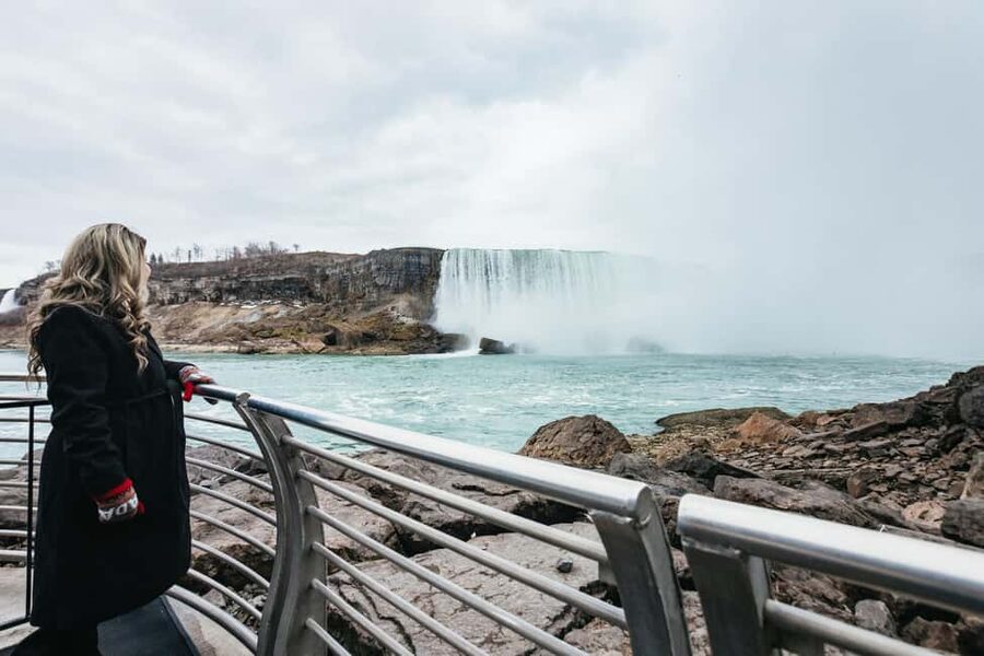 Niagara Parks: Power Pass + Falls Incline Railway - Returning after dark for Niagara’s second act