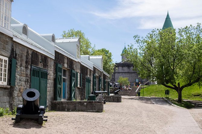 Old Quebec City Food Tour with 10+ Autentic Local Tastings - Portions, group size, and pace