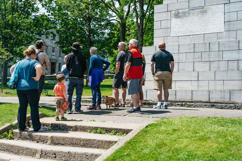 Old Quebec City: Grand Walking Tour with Private Option - Walking the Fortifications of Quebec