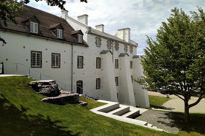Old Quebec City Private Walking Tour : History and Nature - Weather, walking, and who should book