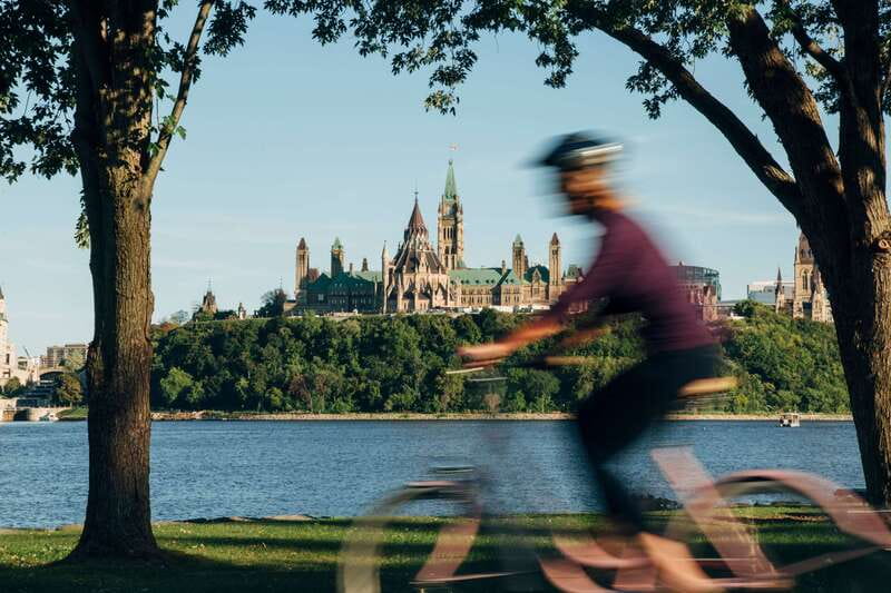 Ottawa: 4-Hour Bike Rental - Chaudière Falls and the two-province ride