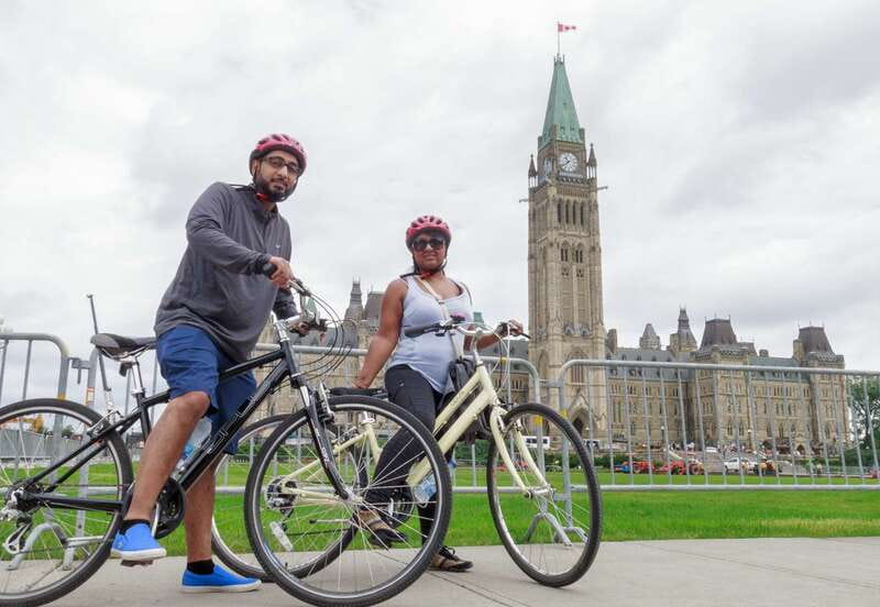 Ottawa: 4 or 8-Hour Bike Rental with Self-Guided Tour - Choosing between a city bike and an e-bike