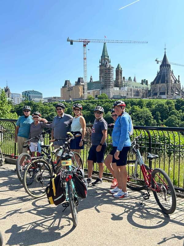 Ottawa: 4 or 8-Hour Bike Rental with Self-Guided Tour - Crossing between Ottawa and Gatineau
