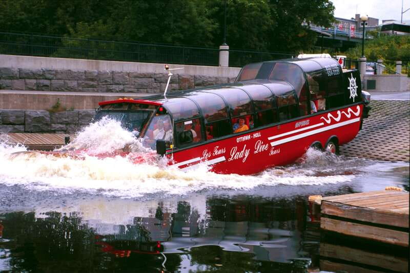 Ottawa: Bilingual Guided City Tour by Amphibious Bus - Starting beside Parliament Hill at Sparks Street