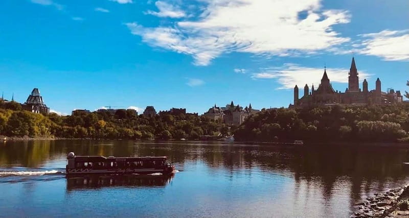 Ottawa: Bilingual Guided City Tour by Amphibious Bus - Practical tips for getting the most from the hour