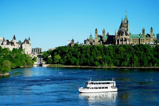 Ottawa Boat Cruise - Paul's Boat Line - The Champlain statue and the story of the river