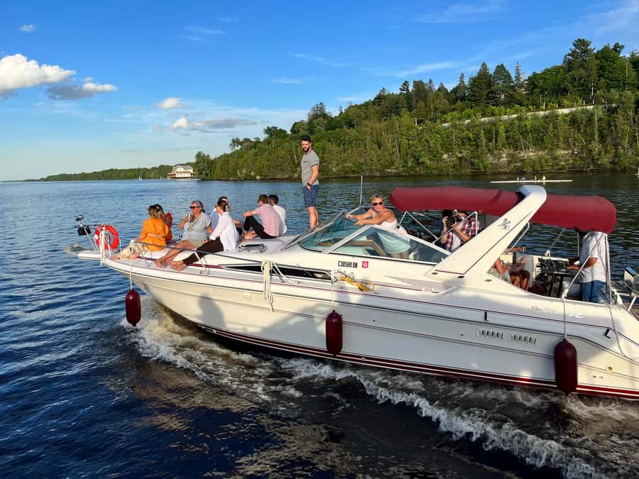 Ottawa: Downtown Yacht Cruise - Wed-Sun @ 6PM - 75 Minutes - Who will enjoy this most