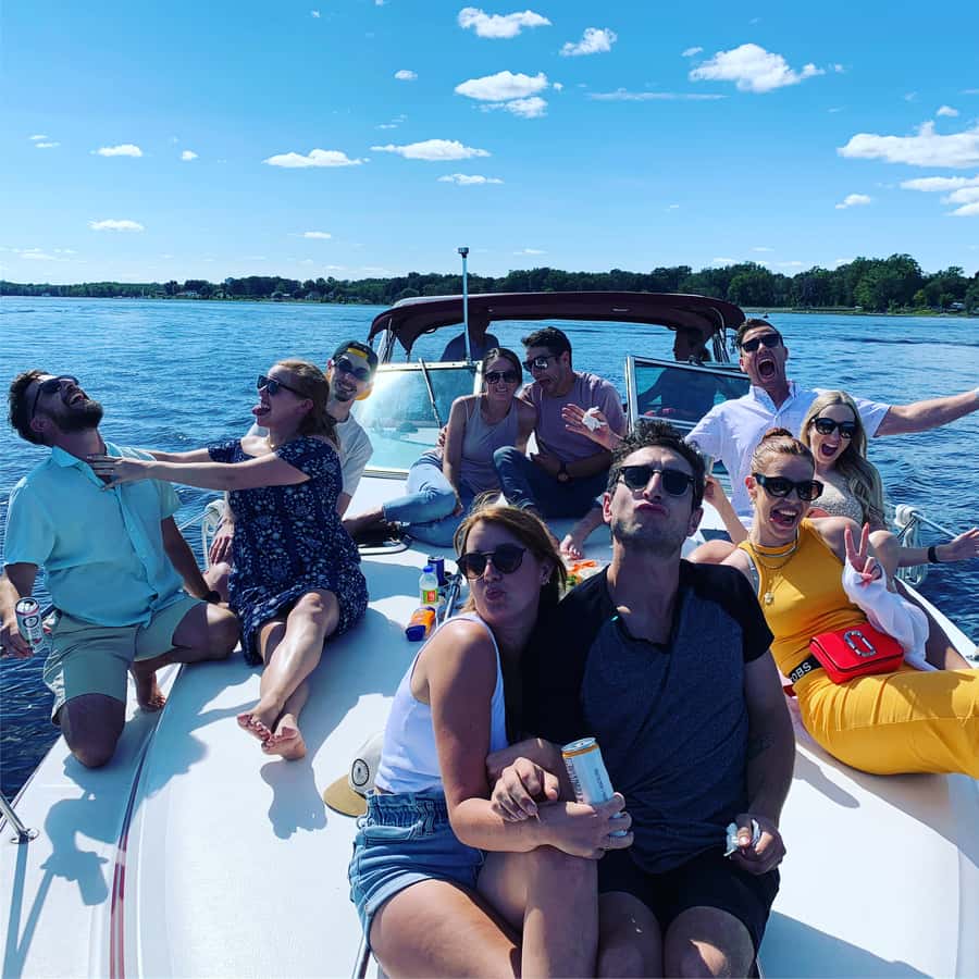 Ottawa: Downtown Yacht Cruise - Wed-Sun @ 6PM - 75 Minutes - Food, drinks, and the final bill