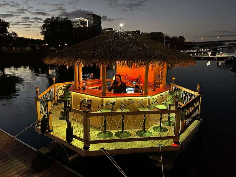 Ottawa: Floating Tiki Bar Cruise on the Ottawa River - My recommendation