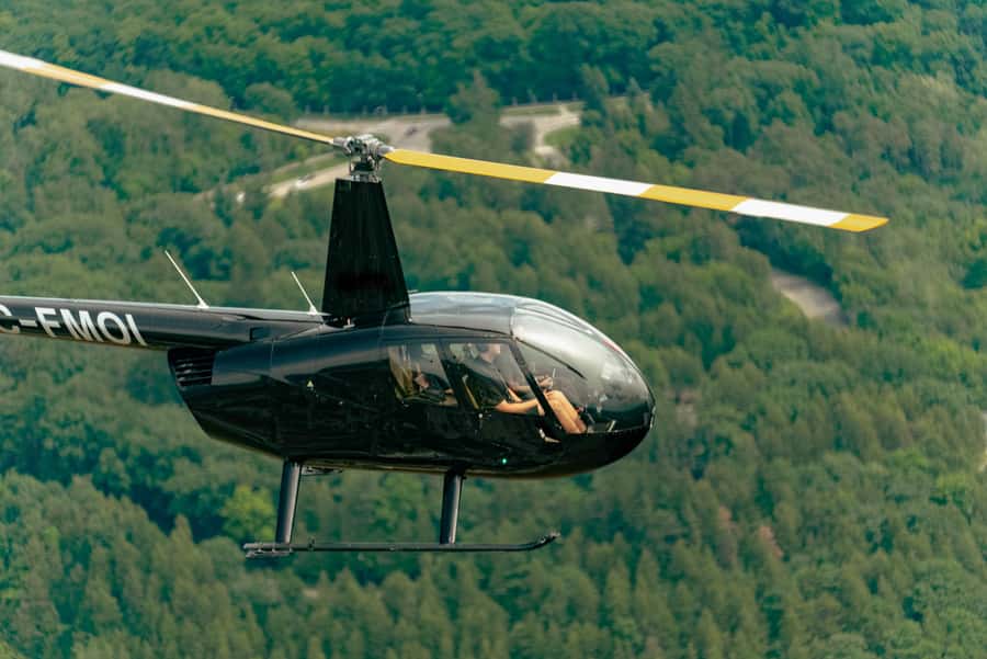 Ottawa Helicopter Tour: Fall Colors in Gatineau Park - The 10-minute route: a quick taste from above