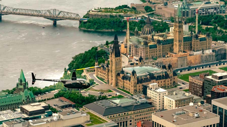 Ottawa Helicopter Tour: Fall Colors in Gatineau Park - Gatineau Park and Meech Lake from the air