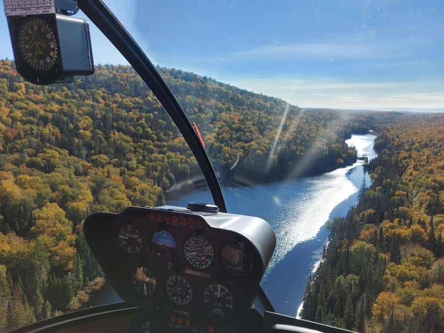 Ottawa Helicopter Tour: Fall Colors in Gatineau Park - Starting at the Canada Aviation and Space Museum