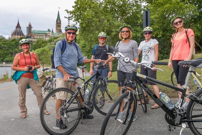 Ottawa Highlights 3.5 Hour Bike Tour - The Ottawa River pathway and Canadian War Museum