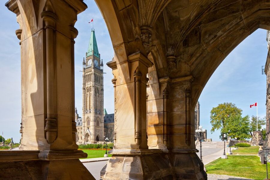 Ottawa: Hop-On Hop-Off Guided City Tour Pass - Parks, Lansdowne, and the RCMP stables