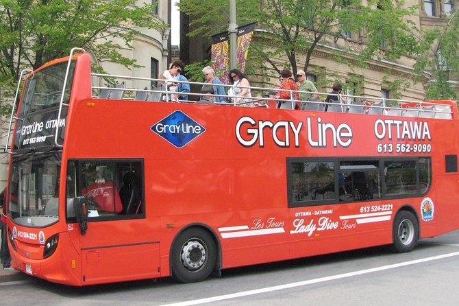 Ottawa Hop-On Hop-Off Sightseeing Tour - Finding the Gray Line kiosk at Sparks and Elgin
