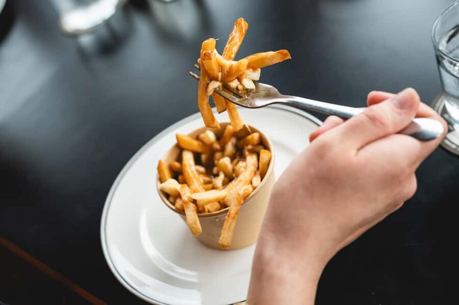 Ottawa: Most Unique Poutine Tour - Meeting at the Canadian nature museum