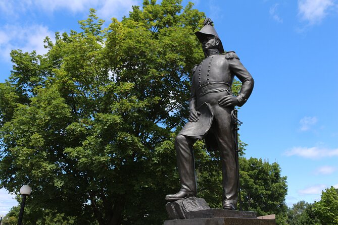 Ottawa Mystery Quest: Self-Guided Detective Adventure - The Senate of Canada Building and National War Memorial