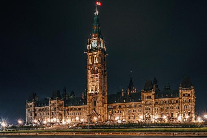 Ottawa Premium Night Driving Tour with River Cruise - Boarding the evening river cruise