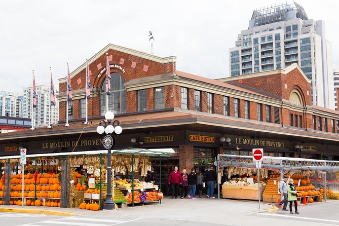 Ottawa Private Day Tour from Montreal - ByWard Market, with time to eat and wander