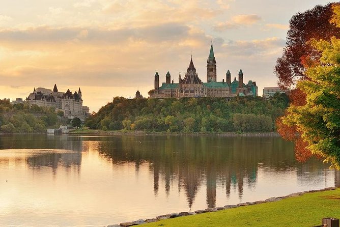 Ottawa Private Day Tour from Montreal - Parliament Hill and Canada’s central district