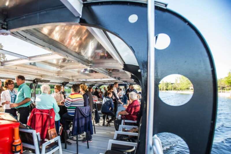 Ottawa: Rideau Canal Cruise - The electric boat changes the mood