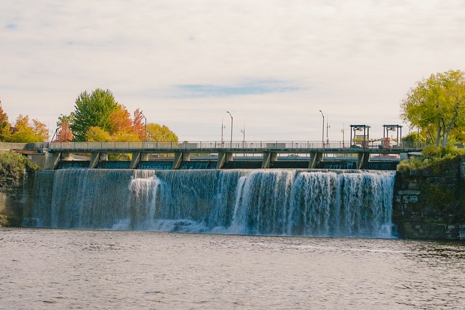 Ottawa Small Group Premium City Tour - Guide quality makes the largest difference