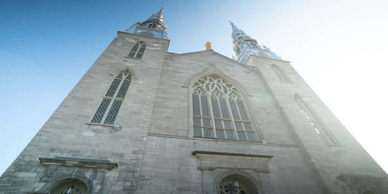 Ottawa: Small-Group Walking Tour with Boat Cruise - The seasonal Rideau Canal cruise