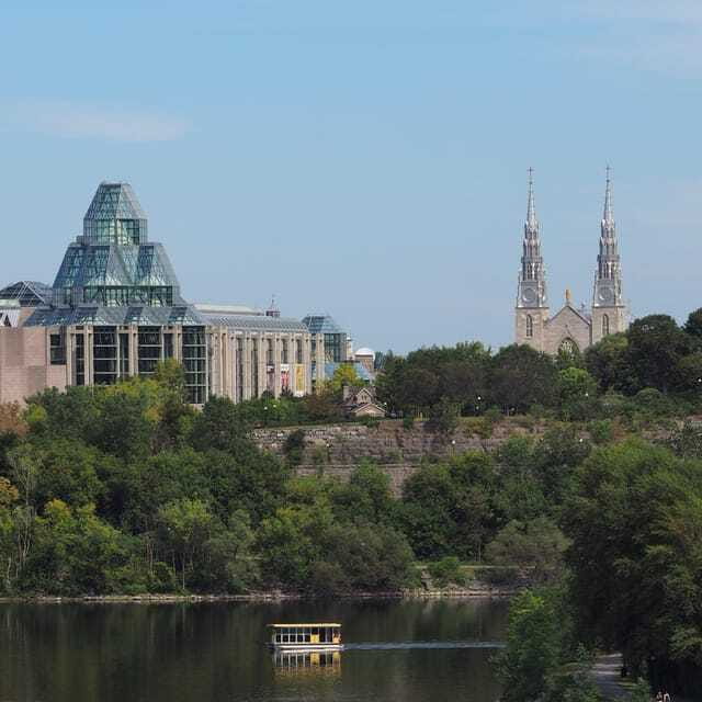 Ottawa: Walking Tour in the Heart of the Capital - Rest Stops and a Comfortable 2½-Hour Pace