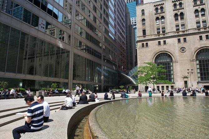 PATH - A Walking Tour of Toronto's Underground City - Finding your way through the PATH