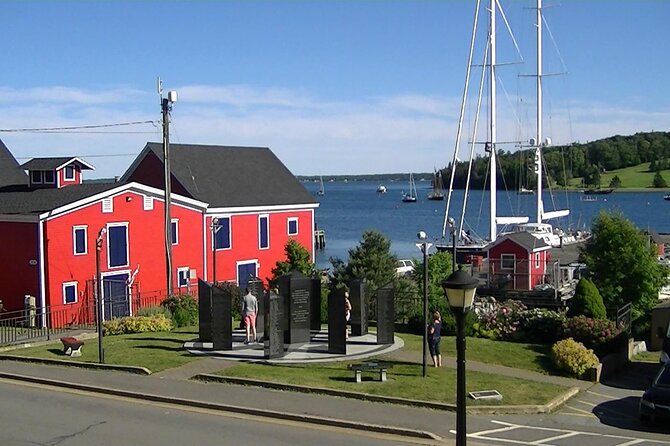 Peggy's Cove and Lunenburg Tour (small group) - Cruise ship timing needs careful planning