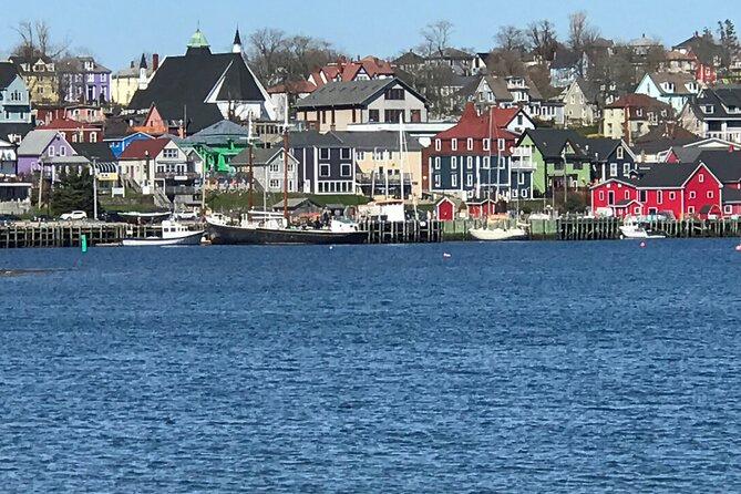 Peggy’s Cove/Mahone Bay & Lunenburg UNESCO HERITAGE SITE. - Vehicle size and seating matter
