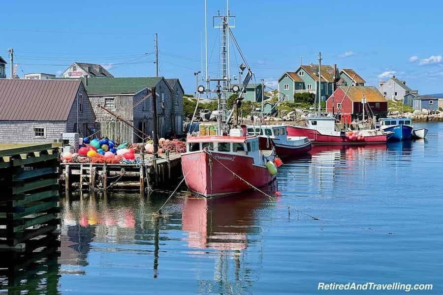 Peggy’s Cove: Small Group Tour - Peggy’s Point Lighthouse and the Granite Shore