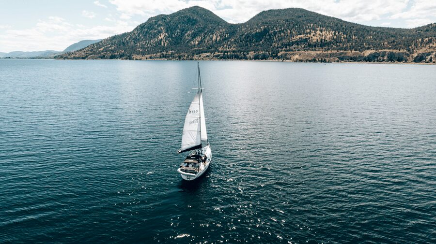Penticton Okanagan Lake: Sailing Tour - Seeing the Naramata Bench from Okanagan Lake
