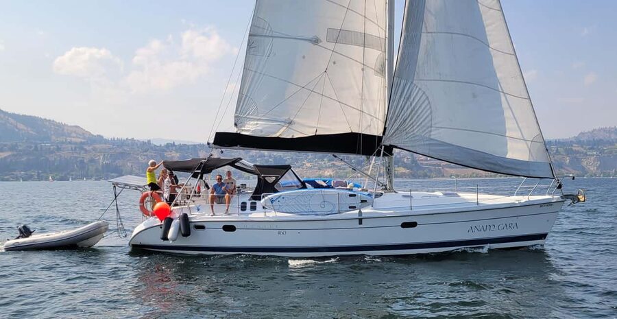 Penticton Okanagan Lake: Sailing Tour - Getting comfortable aboard Anam Cara