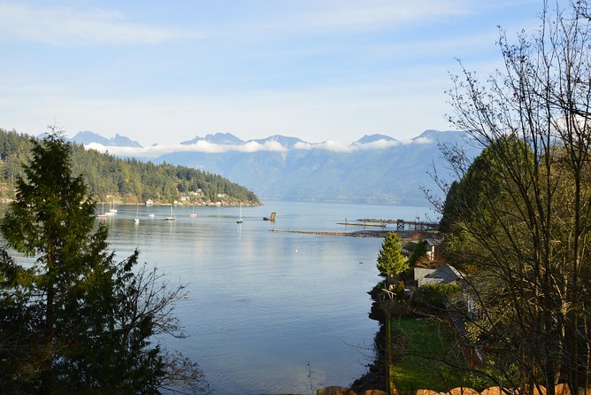 Photography, Hiking & Ferry to Bowen Island - Snug Cove and the Bowen Island Visitor Centre