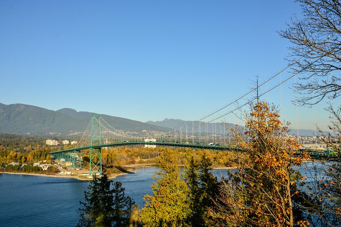 Photography & Hiking in Nature - Lions Gate Bridge and North Shore views