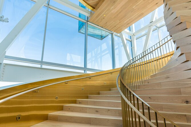 Port of Montreal Tower - Exploring Montreal through augmented reality