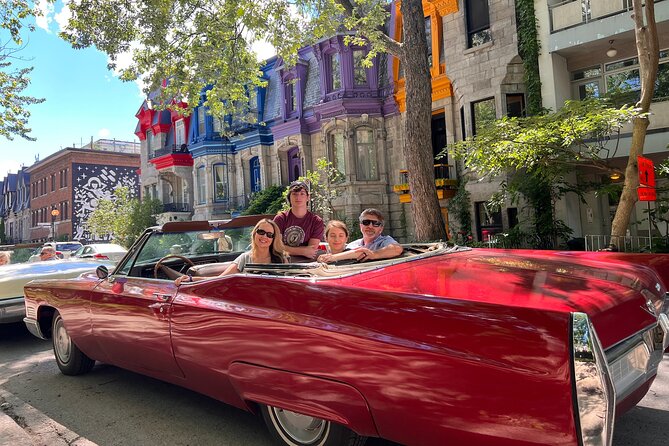 PRIVATE 3-hour COMPLETE tour of Montréal in convertible Cadillac - Notre-Dame Basilica and the value of a photo stop