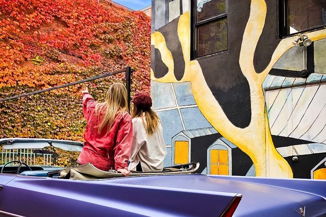 PRIVATE 3-hour COMPLETE tour of Montréal in convertible Cadillac - Le Plateau Mont-Royal and Saint-Laurent Street