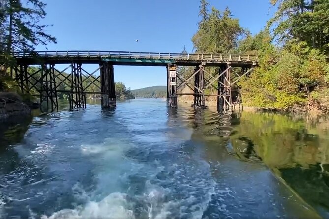 Private Boat Charter Explore Southern Gulf Islands Tour - Cruising Past Galiano, Saturna, Mayne, and Pender