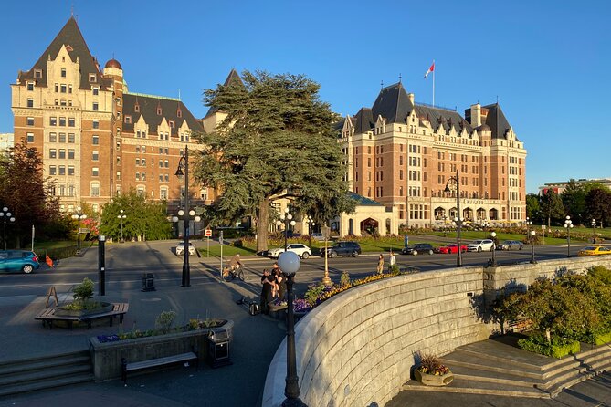 Private Deluxe Tour of Victoria & to Butchart Gardens (5 hrs) - Mount Tolmie for the broad view