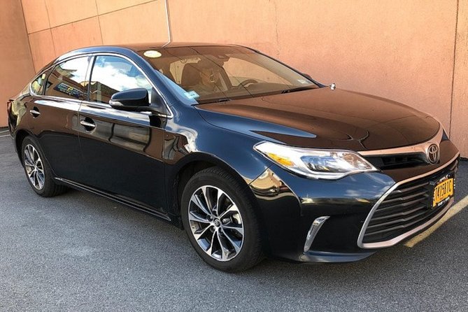 Private Departure Transfer to Montreal Airport YUL - Choosing between the sedan and SUV