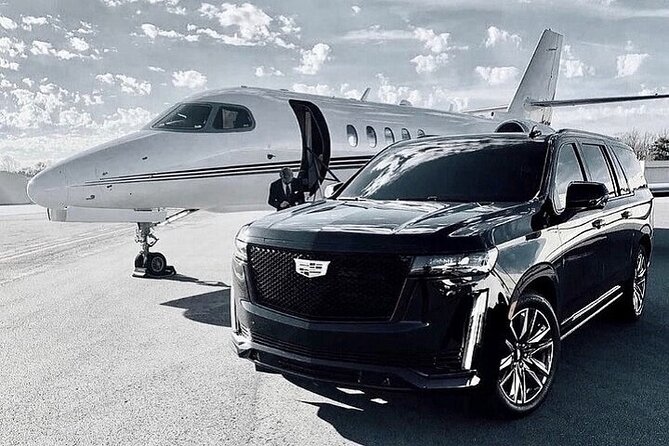 Private Departure Transfer-Toronto to Pearson Airport(YYZ) or YTZ - Pickup from hotels, apartments, and other addresses