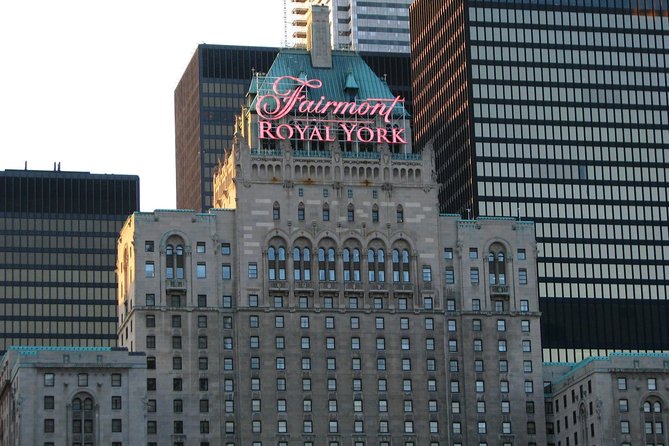 Private Downtown Toronto Walking Tour in English - What the two-hour schedule really means